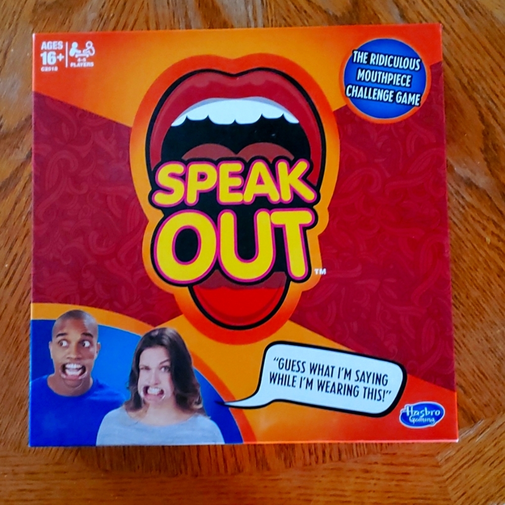 Board Game - Speak Out - The Ridiculous Mouthpiece Challenge Game